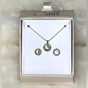 NWT DILLARDS EARRING AND NECKLACE GIFT SET